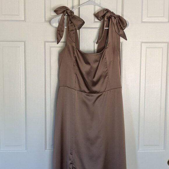 Show Me Your Mumu Claire Midi Dress - Dune Luxe Satin / Mocha Mousse - Picture 3 of 6